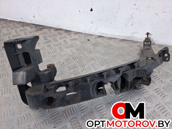 Крепление фары правой  Audi A3 8P/8PA [2-й рестайлинг] 2010 8P0805607 #1