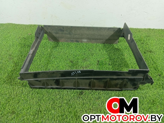 Дефлектор радиатора  Renault Sandero Stepway 2 поколение 2014 215596207R #1