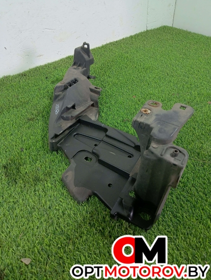 Кронштейн крепления крыла переднего правого  Renault Megane 3 поколение 2010 622220003r #1