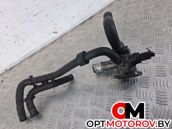 Фланец (тройник) системы охлаждения  Volkswagen Passat B5 [рестайлинг] 2005 038121133A #3