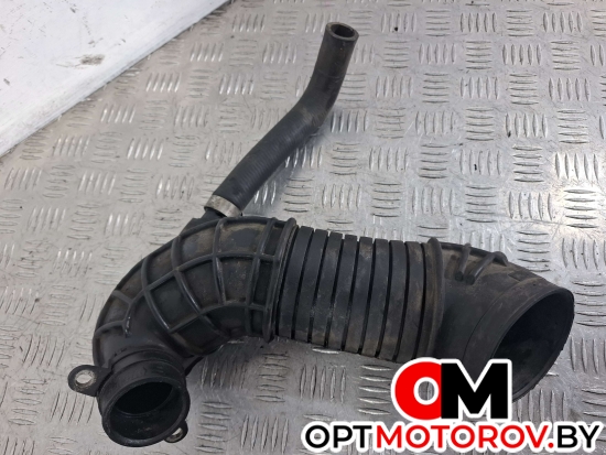 Патрубок воздушного фильтра  Audi A4 B7 2006 8E0129615J           #3
