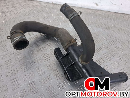 Фланец (тройник) системы охлаждения  Volkswagen Crafter 1 поколение 2007 076121085A, 076121063E #1