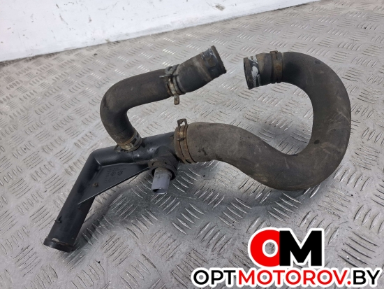 Фланец (тройник) системы охлаждения  Volkswagen Crafter 1 поколение 2007 076121085A, 076121063E #4