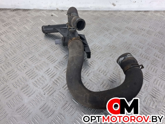 Фланец (тройник) системы охлаждения  Volkswagen Crafter 1 поколение 2007 076121085A, 076121063E #5