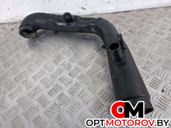 Воздуховод турбокомпрессора  Volkswagen Golf 5 поколение 2006 1K0129654AA #2
