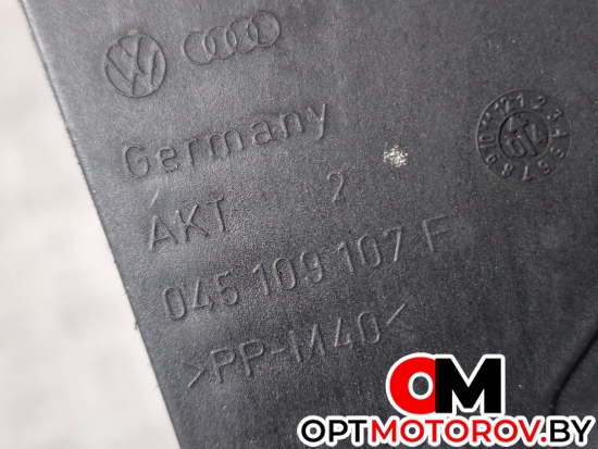 Защита (кожух) ремня ГРМ  Volkswagen Golf 5 поколение 2006 045109107F #3