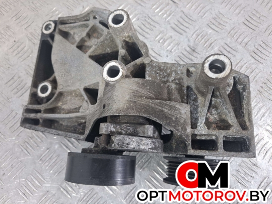 Кронштейн компрессора кондиционера  Opel Insignia 1 поколение (A) 2014 55582510 #1