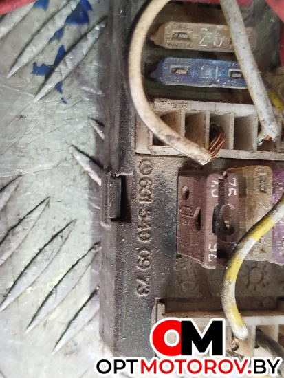 Блок предохранителей  Mercedes-Benz 100 1 поколение 1988 6315400973 #3