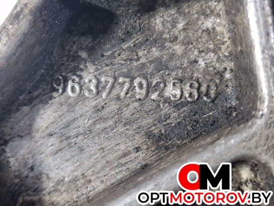 Кронштейн полуоси  Peugeot Partner 1 поколение (M59) [рестайлинг] 2005 9637792580 #2