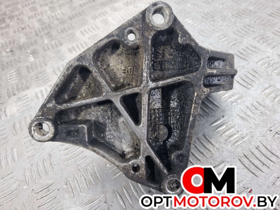 Кронштейн полуоси  Peugeot Partner 1 поколение (M59) [рестайлинг] 2005 9637792580 #5