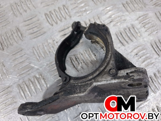 Кронштейн полуоси  Renault Clio 3 поколение 2007  #3