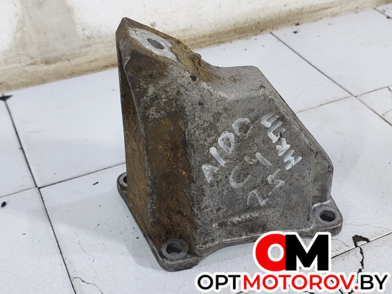 Кронштейн коробки (балка кпп)  Audi 100 4A/C4 1991 4A0399113F #1