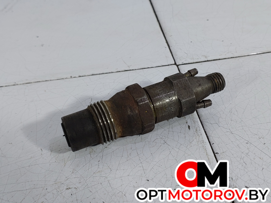 Форсунка топливная  Volkswagen Passat B3 1987 068130201P #1