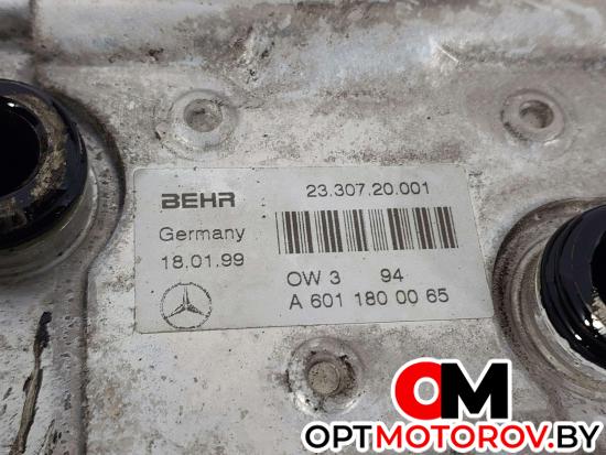 Теплообменник масляного фильтра  Mercedes-Benz Sprinter 1 поколение (W901-905) 2000 A6011800065 #3