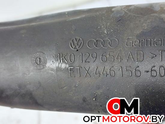 Патрубок интеркулера  Volkswagen Golf 5 поколение 2006 1K0129654AD #3