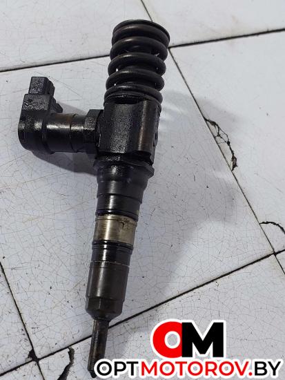Форсунка топливная  Volkswagen Golf 5 поколение 2006 03G130073T #1