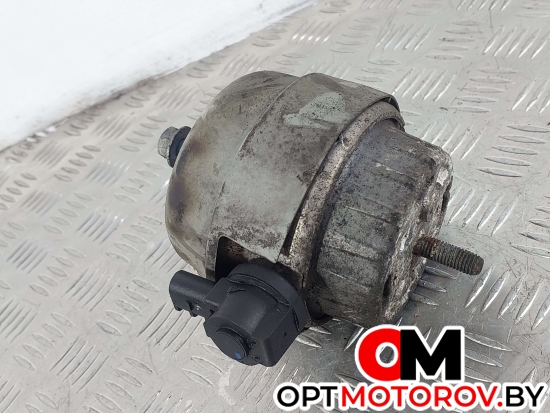 Подушка крепления двигателя  Audi A4 B7 2007 4F0199382H #1