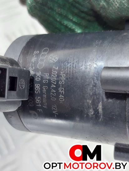 Насос антифриза дополнительный  Volkswagen Polo 5 поколение 2011 1K0965561F #2