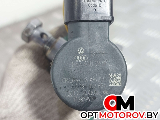 Топливная рампа  Audi A6 4F/C6 [рестайлинг] 2010 0281002854, 059130090AG, 057130764F #1