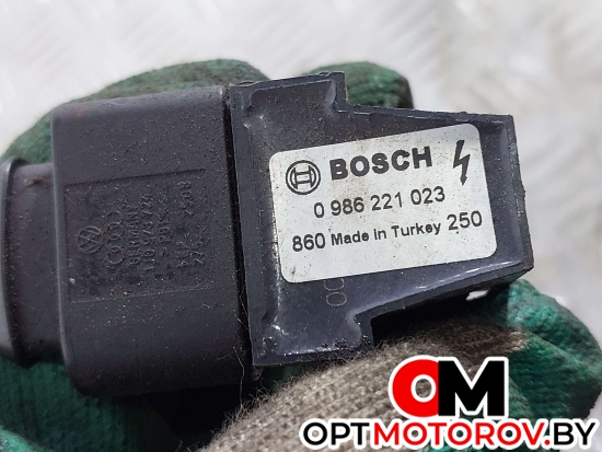 Катушка зажигания  Volkswagen Polo 5 поколение 2009 03E906031C, 03E133320A, 03E133319E #2