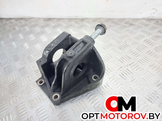 Кронштейн полуоси  Renault Trafic 2 поколение 2005 8200049238H #5