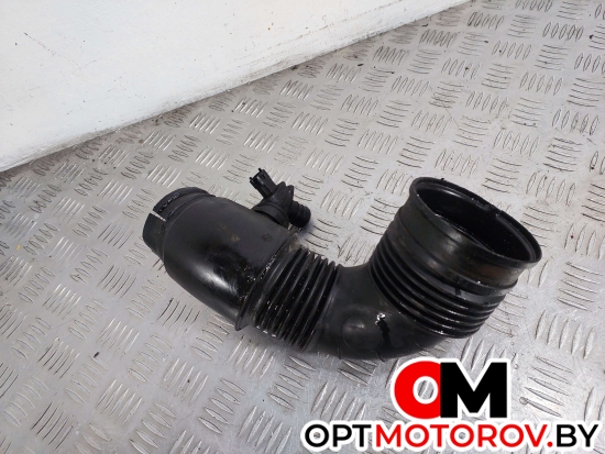 Патрубок воздушного фильтра  Opel Insignia 1 поколение (A) 2010 55561787 #2