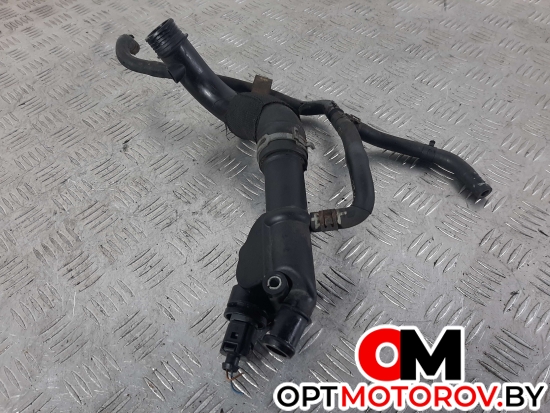 Фланец (тройник) системы охлаждения  Volkswagen Passat B6 2008 03L121132 #3