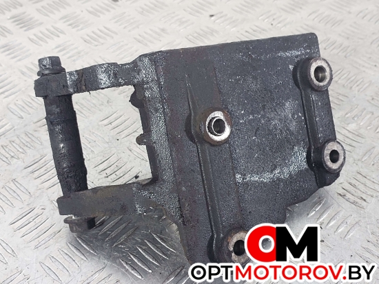 Кронштейн полуоси  Renault Master 2 поколение [рестайлинг] 2004 8200027177B #3