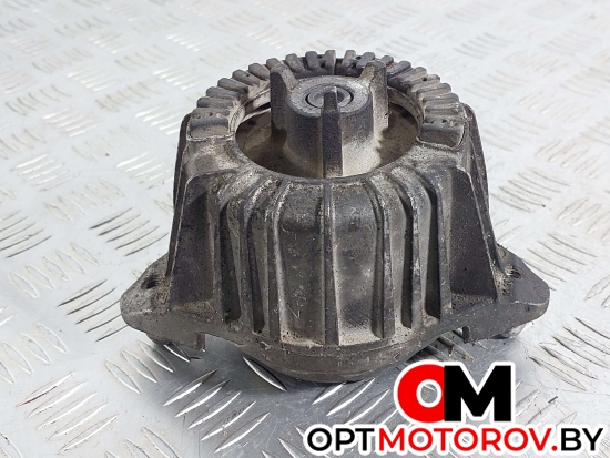 Подушка крепления двигателя  Mercedes-Benz C-Класс W204/S204 2007 A2042400317Q3, 2042400317 #1