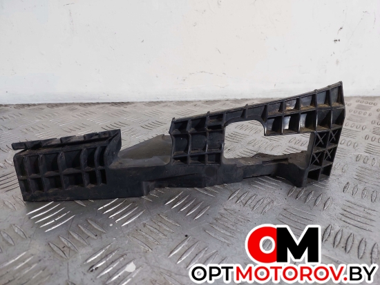 Кронштейн крепления бампера переднего  Lexus IS 2 поколение (XE20) 2005 5211653020 #1
