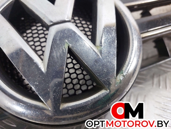 Решетка радиатора  Volkswagen Golf 6 поколение 2009 5K0853653 #2
