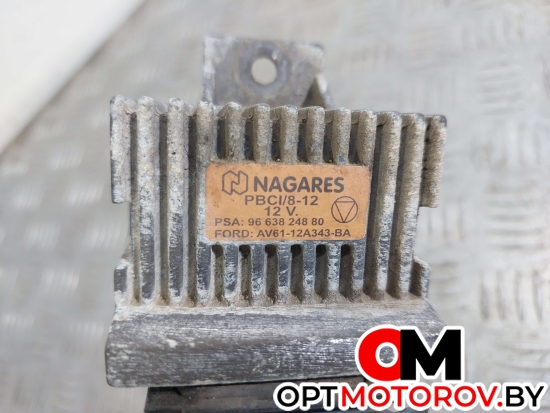 Теплообменник масляного фильтра  Land Rover Range Rover Evoque L538 2011 AV6112A343BA #2