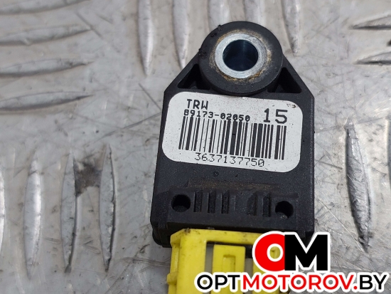 Датчик удара  Toyota Auris 1 поколение 2008 8917302050 #2