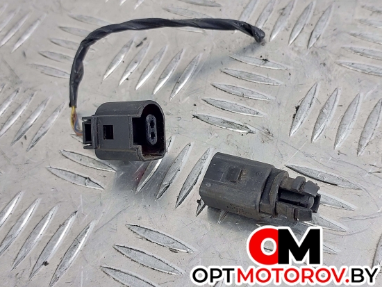 Датчик температуры  Volkswagen Golf 6 поколение 2009 8Z0820535 #1