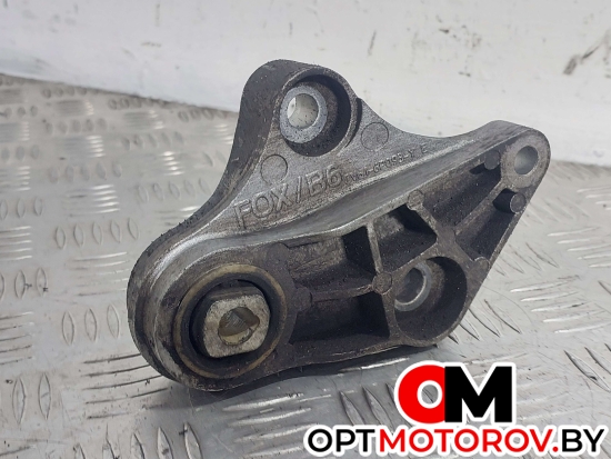 Кронштейн полуоси  Ford Focus 3 поколение 2014 CV616P093YE #2