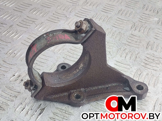 Кронштейн полуоси  Ford Focus 7 поколение 2007 6S613K305AA #1