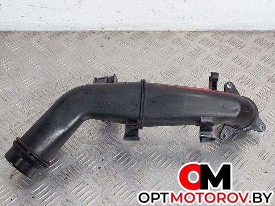 Патрубок интеркулера  Opel Insignia 1 поколение (A) 2010 13240176 #1