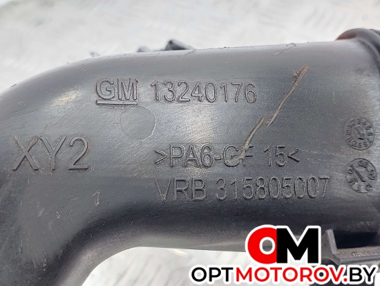 Патрубок интеркулера  Opel Insignia 1 поколение (A) 2010 13240176 #3