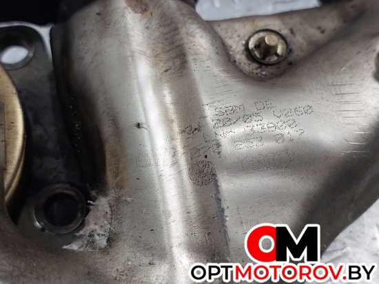 Корпус масляного фильтра  Volkswagen Touareg 1 поколение 2005 070253017 #3
