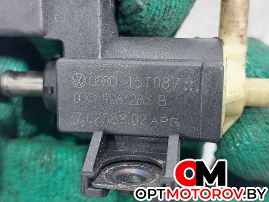 Дроссельная заслонка  Volkswagen Golf 5 поколение 2006 03C128063B #2