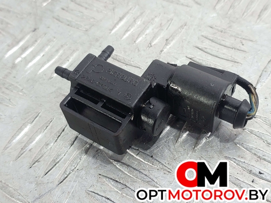 Клапан электромагнитный  Volkswagen Golf 5 поколение 2006 03C906283 #2
