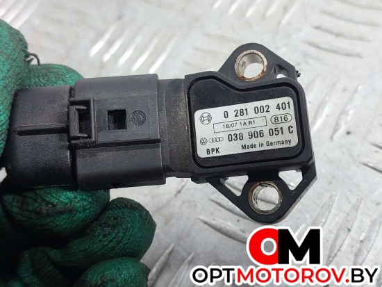 Катушка зажигания  Volkswagen Golf 5 поколение 2006 0281002401, 038906051C #2