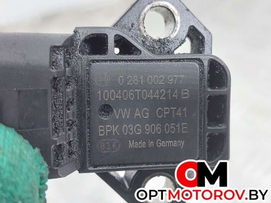 Патрубок интеркулера  Volkswagen Caddy 3 поколение [рестайлинг] 2012 0281002977, 03G906051E #3