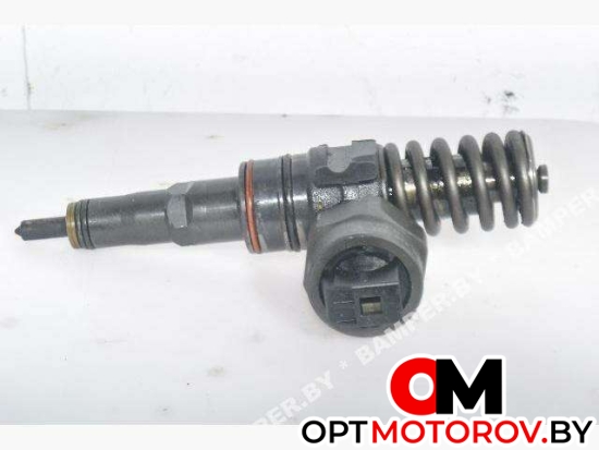 Форсунка топливная  Volkswagen Passat B5 2001 038130073AA #1