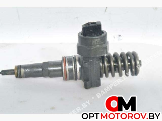 Форсунка топливная  Volkswagen Passat B5 2001 038130073AA #2