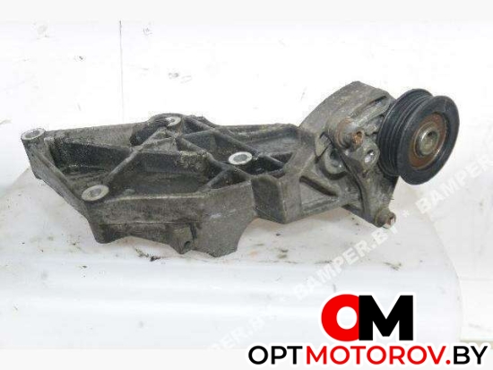 Кронштейн компрессора кондиционера  Volkswagen Passat B5 1999 028260885A #1