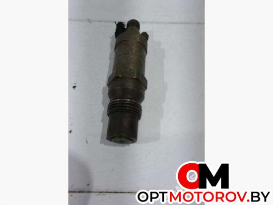 Форсунка топливная  Volkswagen Passat B3 1993 028130201B #1