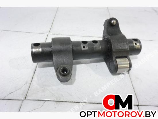 Коромысло клапана (рокер)  Volkswagen Passat B5 2001 038443B #1