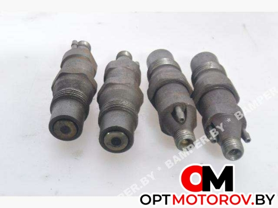 Форсунка топливная  Volkswagen Transporter T4 1996 68130202 #1