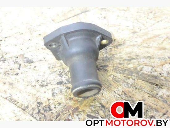 Фланец (тройник) системы охлаждения  Volkswagen Passat B3 1995 026121145E #1